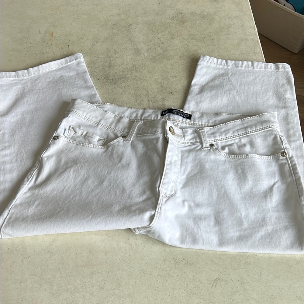 Lee Modern Series Midrise White Jean Capris